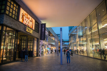 奧特萊斯 不止是日用百貨，更是品牌折扣天堂